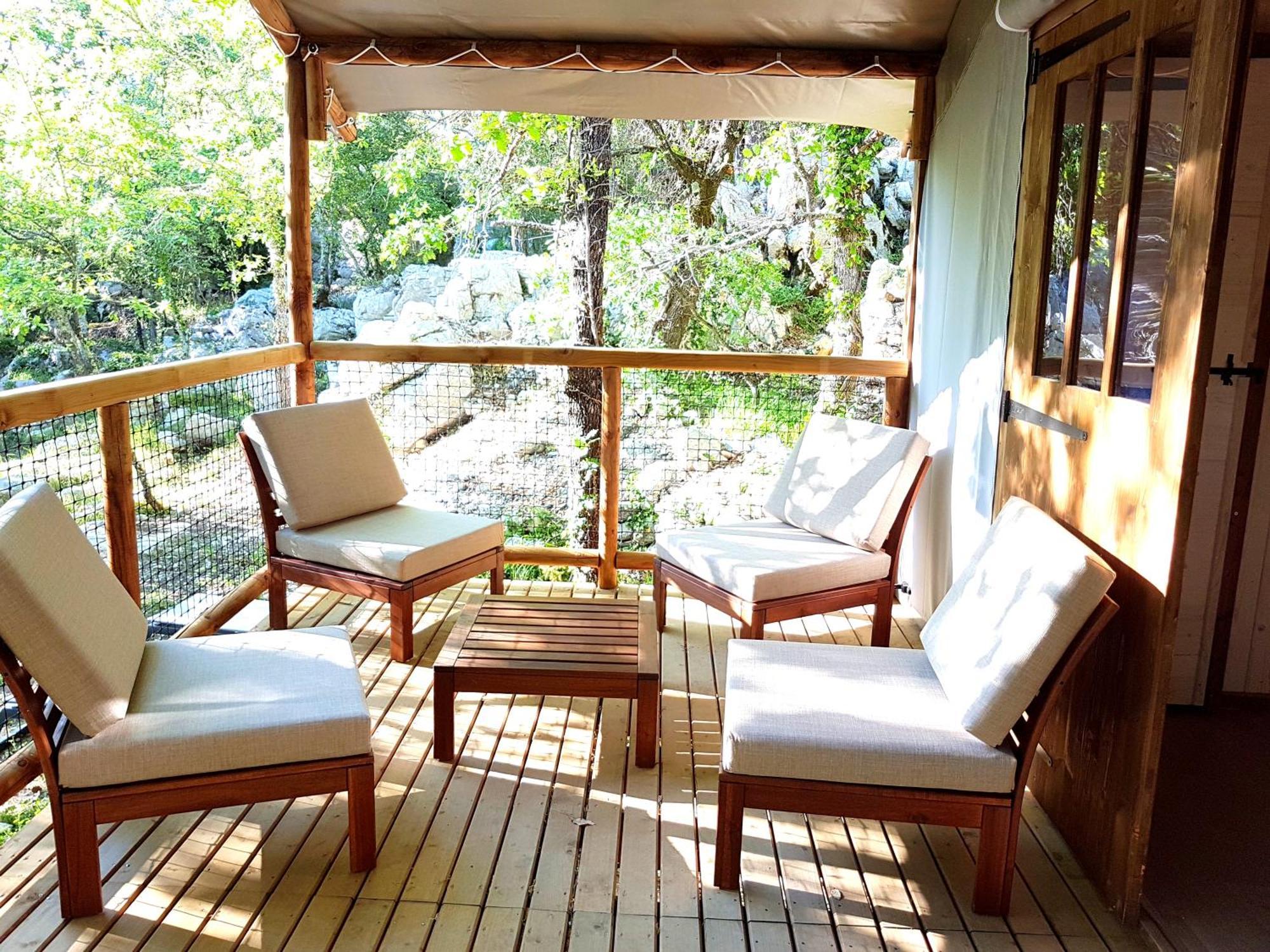 Cabanes Lodges Le Serviere 巴拉聚克 外观 照片